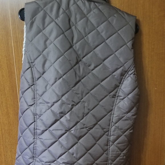 Fuzzy Vest - Picture 3 of 5